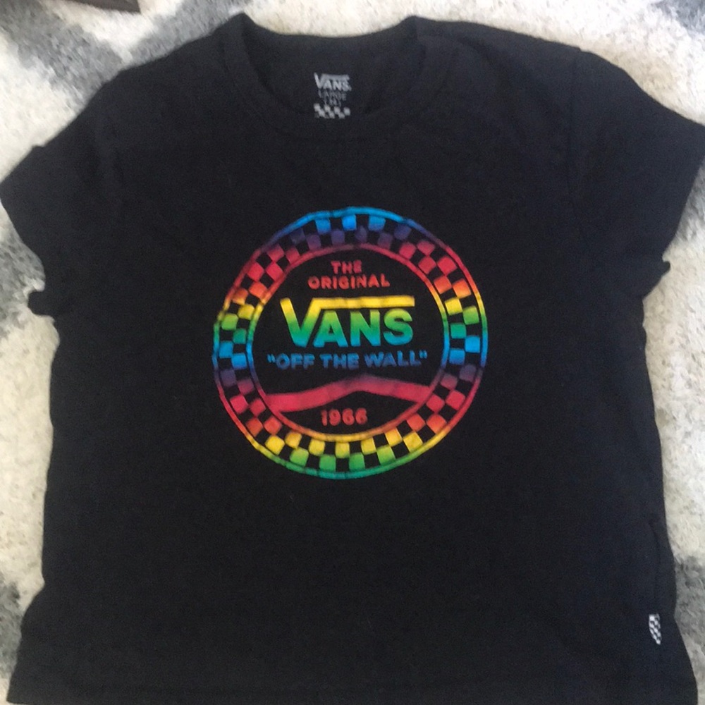 DO NOT BUT I SOLD IT ON A DIFFERENT WEBSITE